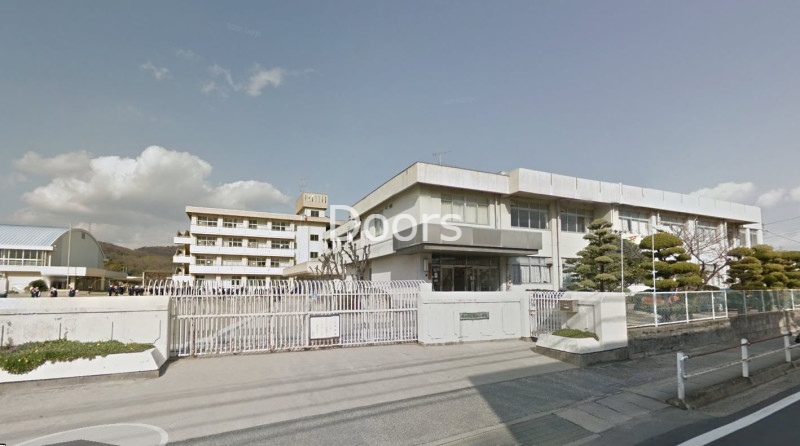小学校　岡山市立陵南小学校（小学校）まで325m