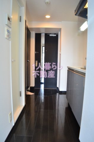 玄関　玄関からお部屋に向けて