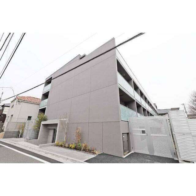建物外観　鉄筋コンクリート造のがっちりとした建物。