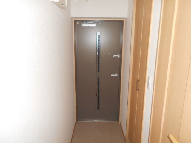 アンブル二番館の玄関写真