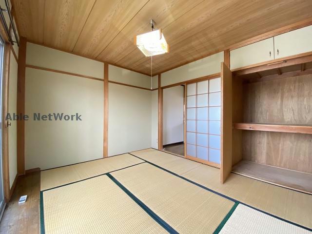 収納　※同物件別部屋の写真です。
