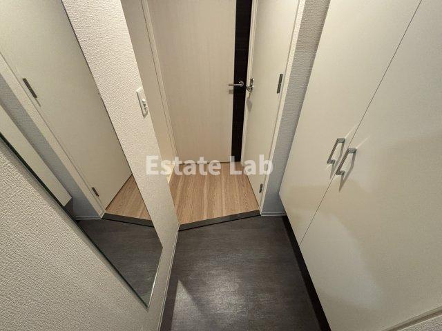 セレニテ西元町アリエの玄関写真