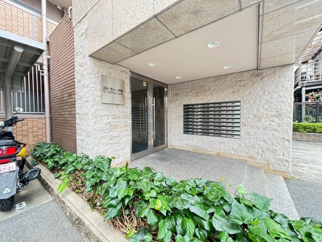 エントランス　詳細は、RISUMO江坂本店までお問合せください♪