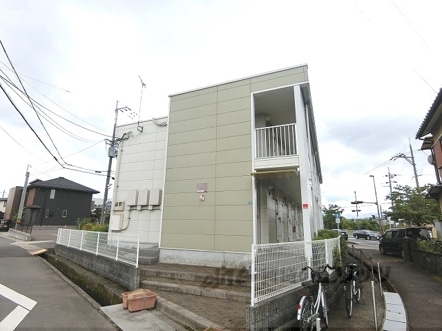 レオパレススワンコート1の外観写真