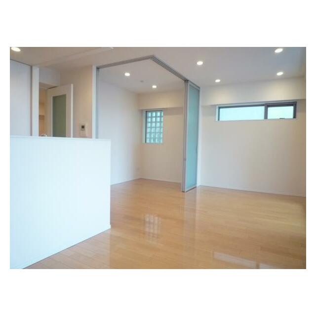 アパートメンツ三田 部屋番号:1303の居間写真