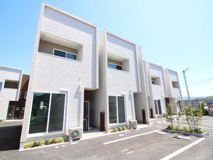 GardenVillage新宮C棟の外観写真