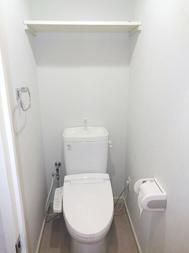 トイレ　落ち着いた色調のトイレです♪