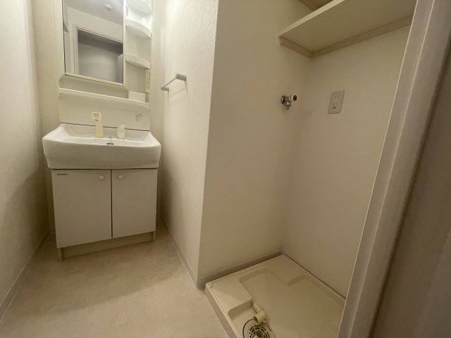 洗面設備　(参考)同マンション同間取り他部屋の写真