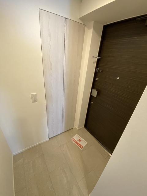 玄関　※別部屋参考写真です。実際のお部屋とは異なります。