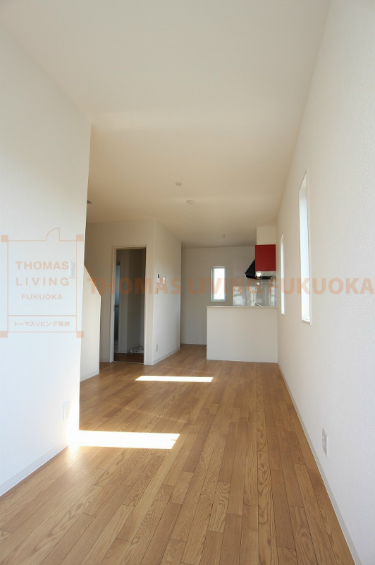 居室・リビング　明るく過ごしやすいお部屋です。