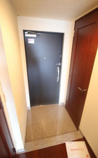 玄関　※別部屋の参考写真です。