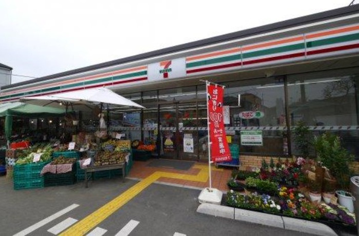 コンビニ　セブン-イレブン 世田谷弦巻１丁目店（コンビニ）まで400m