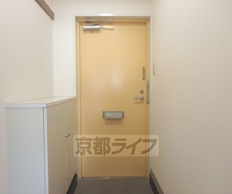 Single Quarters西賀茂の玄関写真