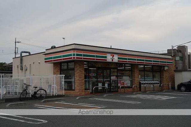 コンビニ　セブンイレブン（コンビニ）まで1581m