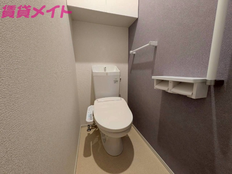 トイレ　同型参考写真