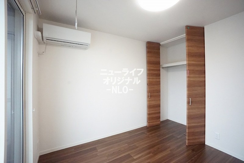 その他　自然光が心地よい洋室5.5帖