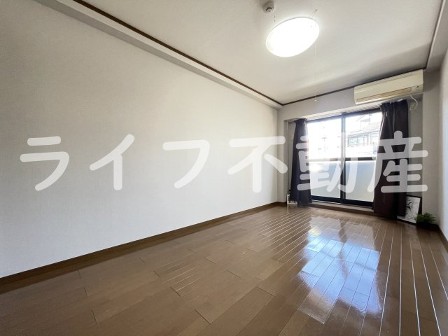 エムズ・コンフォートの居間写真
