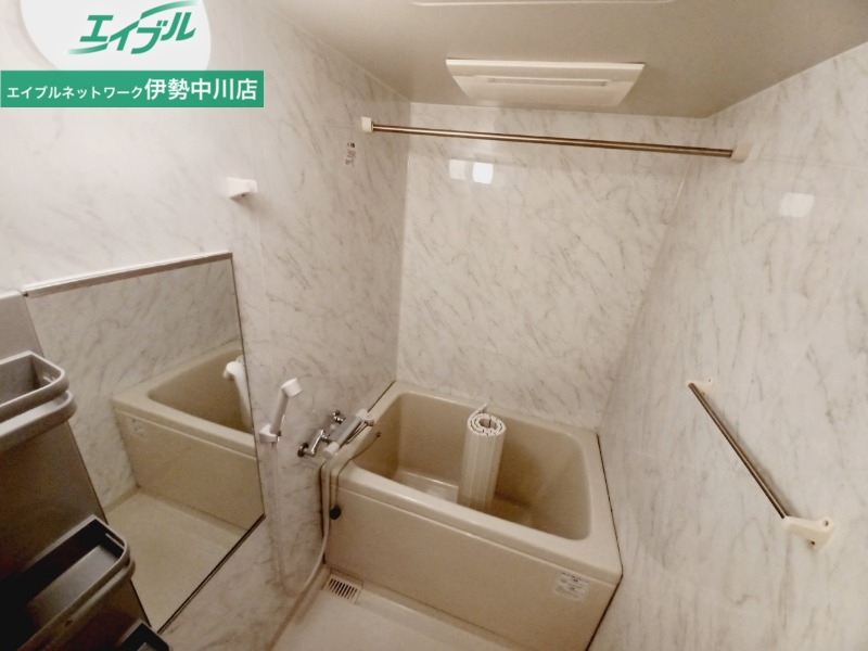 バス・シャワールーム　別部屋参考写真