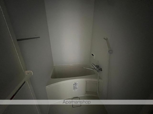 ＪＲ京浜東北線 北浦和駅 バス乗車時間：14分 最寄りバス停で下車 徒歩2分 2階建 築1年の風呂写真