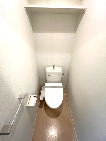 トイレ　※他号室の写真です。