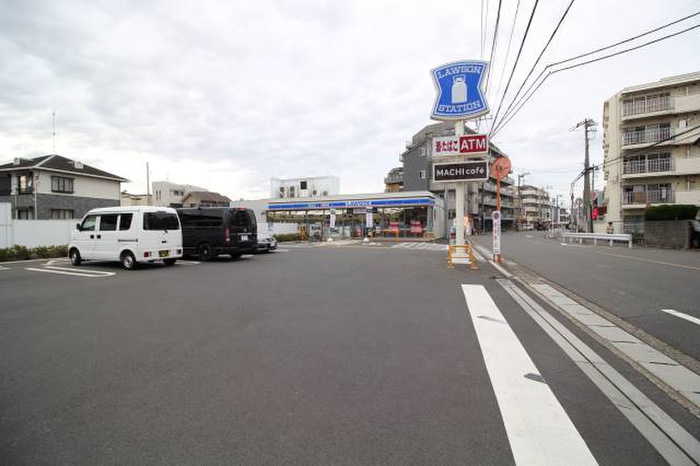 コンビニ　ローソン（コンビニ）まで487m