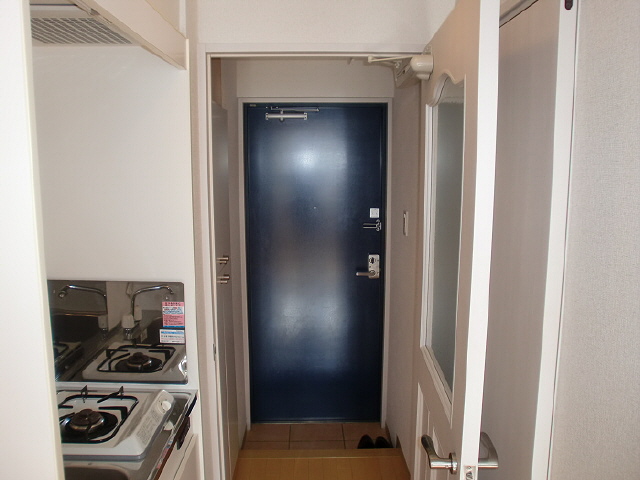 京王線 府中駅 徒歩5分 3階建 築23年の玄関写真