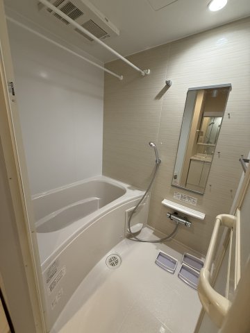 バス・シャワールーム　※同物件別部屋参考写真