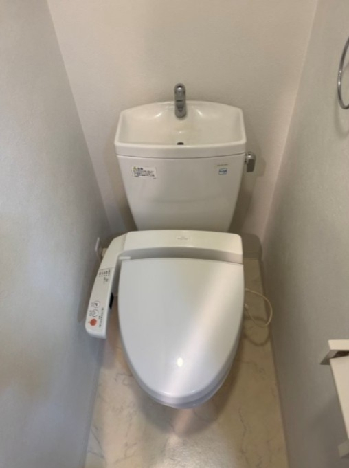 トイレ　反転タイプ・別部屋参考写真