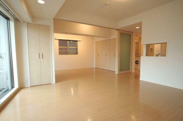 東京メトロ有楽町線 新富町駅 徒歩1分 14階建 築23年の居間写真