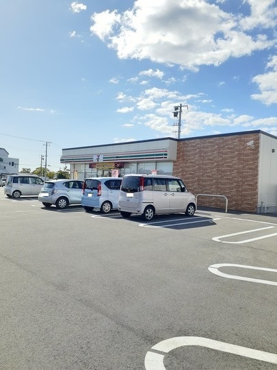 コンビニ　セブンイレブン宇部厚南中央店（コンビニ）まで1101m