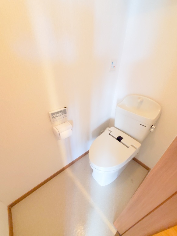 トイレ　ウォシュレット付き☆