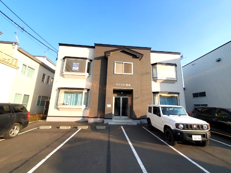 建物外観　バス　徒歩7分☆