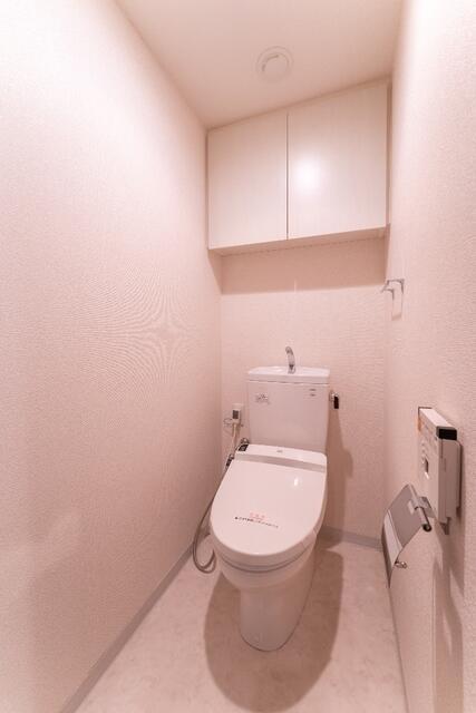 トイレ　※写真は同タイプ住戸です。