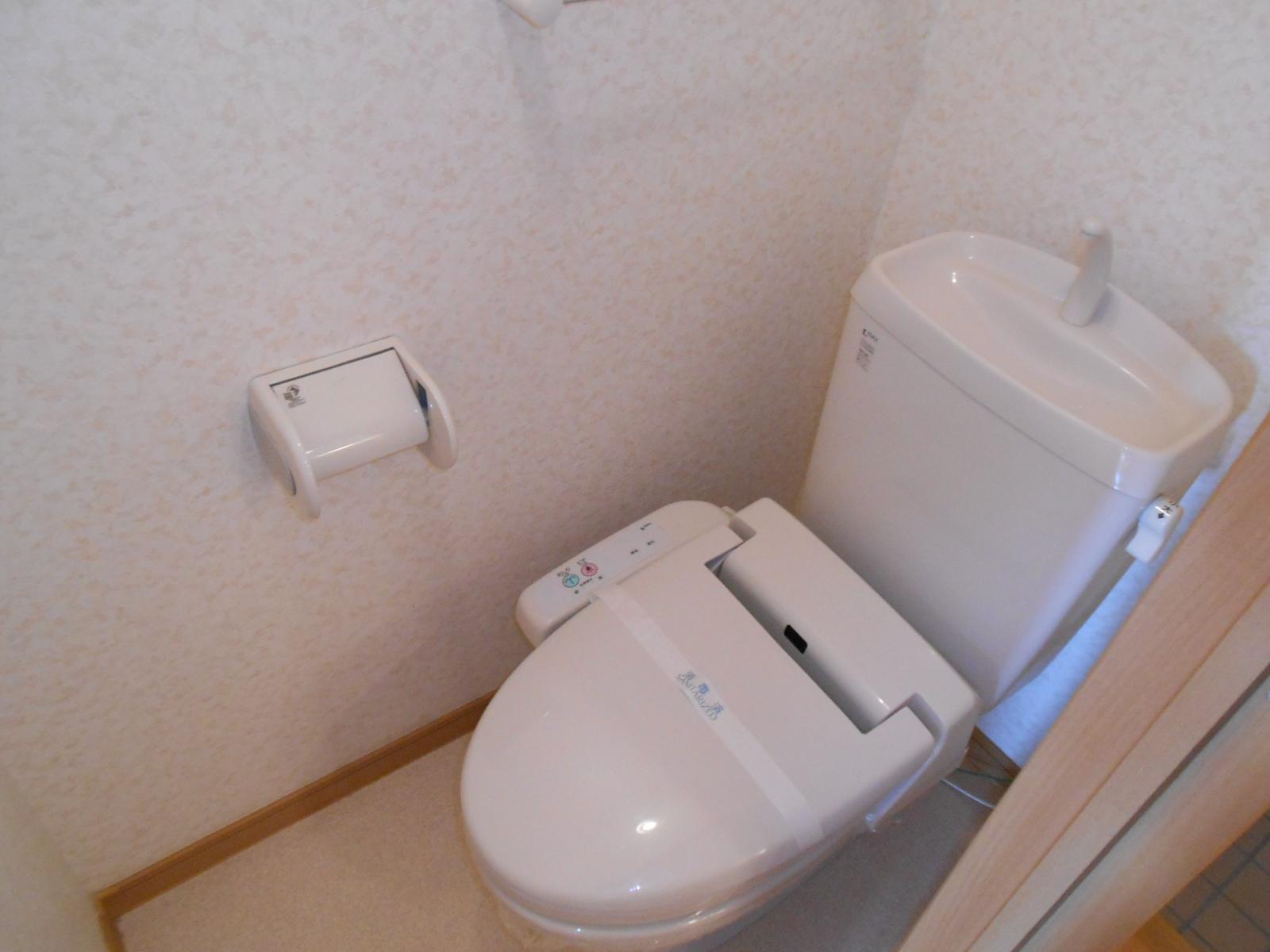 トイレ　ウォシュレット付の洋式トイレです♪