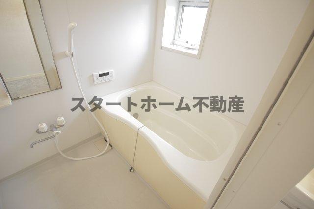 バス・シャワールーム　ゆったり過ごせるお風呂です