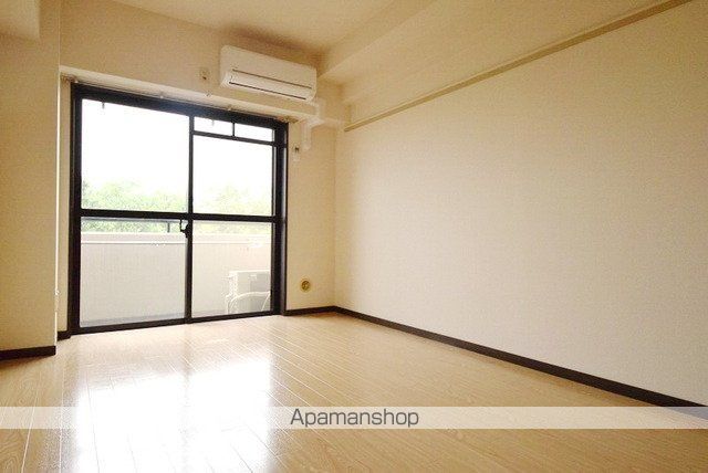 ＪＲ中央線 西国分寺駅 徒歩1分 7階建 築33年の居間写真