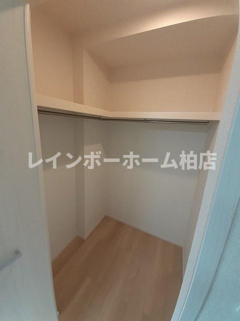 収納　ウォークインクローゼットです