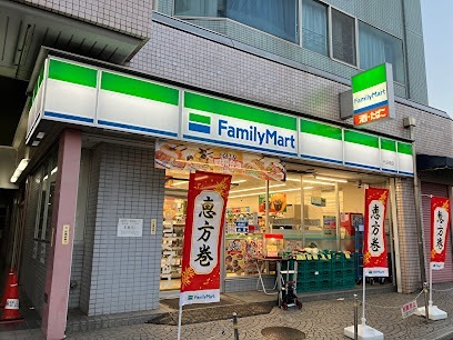 コンビニ　ファミリーマート 代田橋店（コンビニ）まで383m