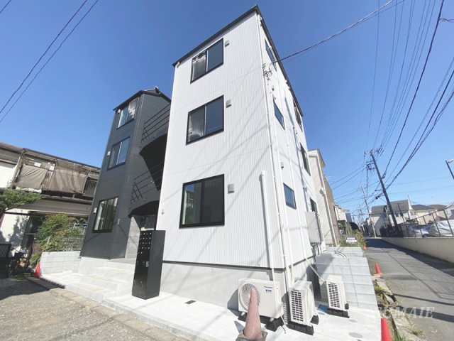 建物外観　落ち着いた雰囲気の外観です☆