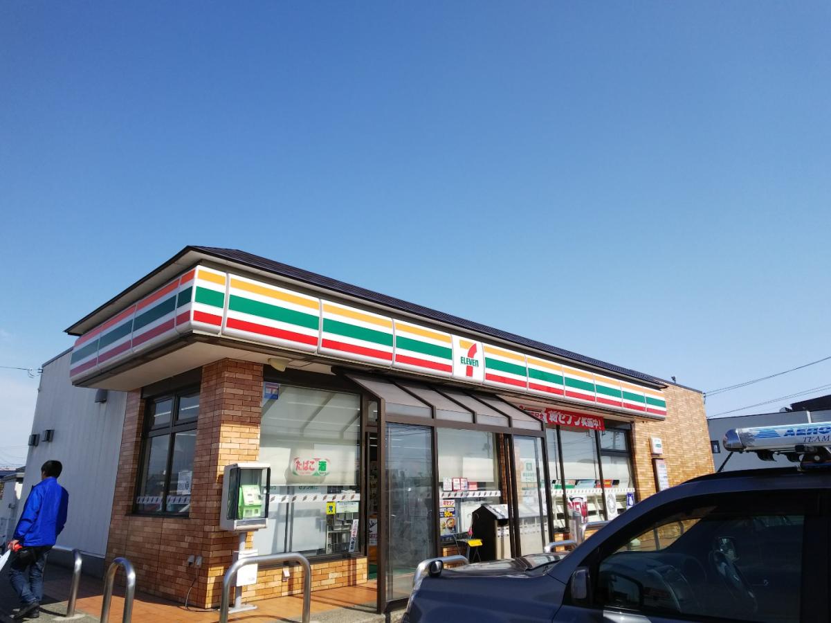 コンビニ　セブンイレブン燕東太田店（コンビニ）まで1020m