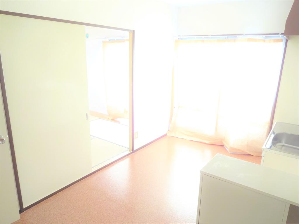 東武東上線 川越市駅 徒歩5分 3階建 築41年の居間写真
