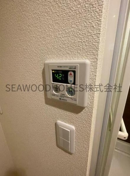 セキュリティ　突然の来客でも安心のモニター付きインターホンです