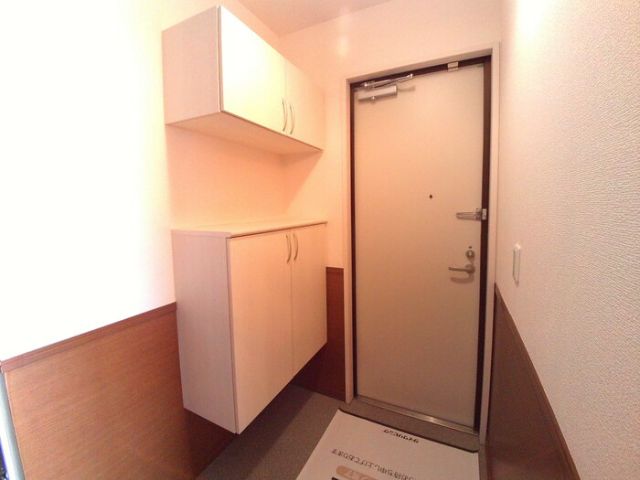 ルミエール Bの玄関写真