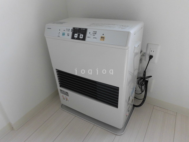 その他設備　冬はあったか石油ストーブです。