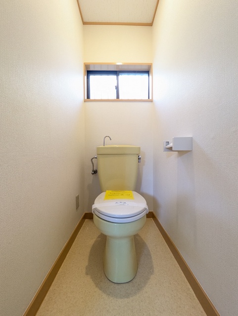 トイレ　★トイレに窓あり★