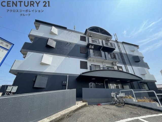 建物外観　防犯カメラ完備☆