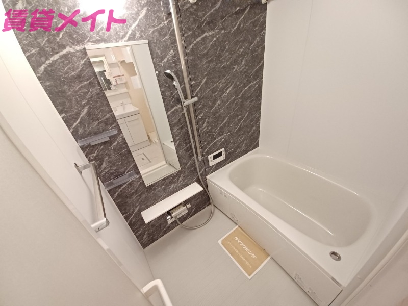 バス・シャワールーム　同型参考写真