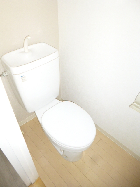 東武東上線 和光市駅 徒歩2分 8階建 築22年のトイレ写真