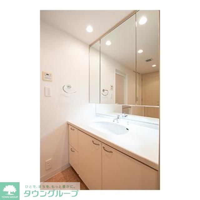 洗面設備　※写真は同タイプ住戸です。