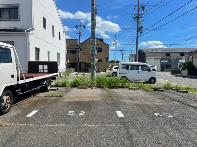 駐車場　１台空き有
